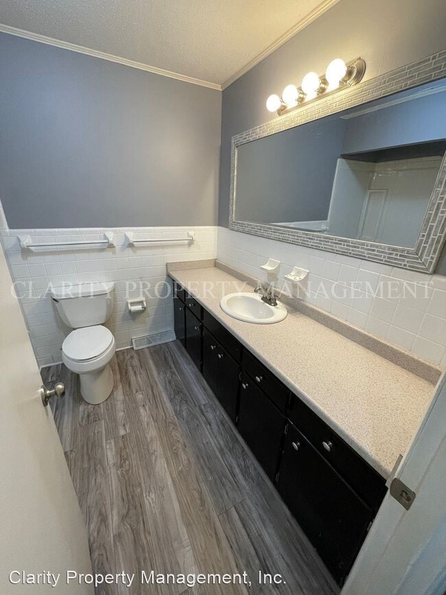 Building Photo - 3 br, 2 bath House - 917 Towanda Trail