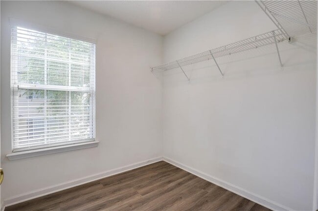 Building Photo - 1200 Charleston Ct