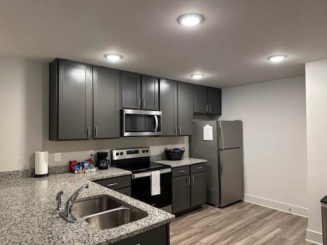 Full Kitchen - Deerwoode Apartments