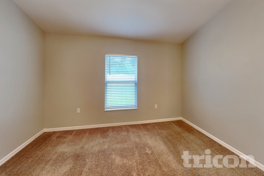 Building Photo - 57 Pilgrim Dr
