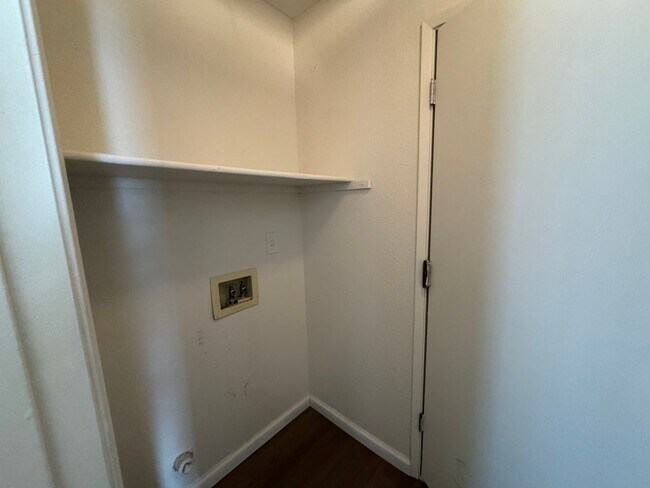 Building Photo - Three Bed, Two Bath Home with a Two Car Garage