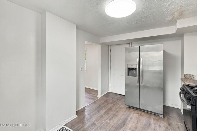 Building Photo - 1310 Summerfield Ave