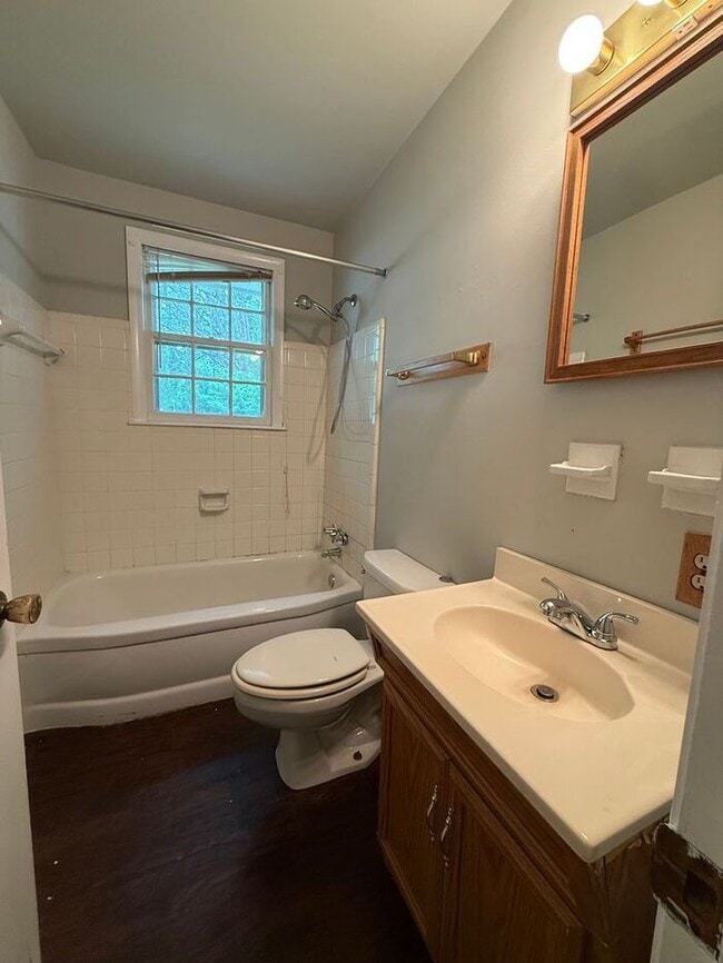 Building Photo - Cute 1 Bedroom in East Nashville!