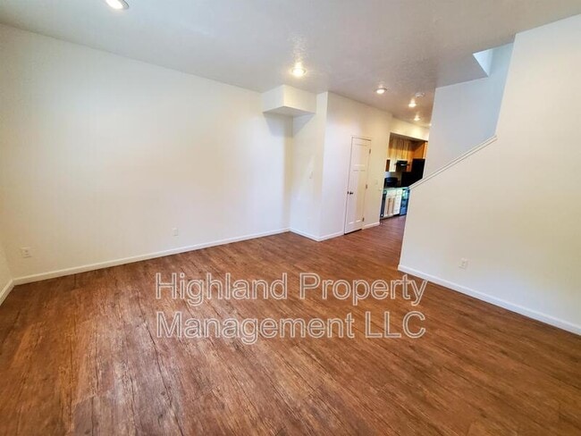 Building Photo - 1215-1217 NE Monroe St