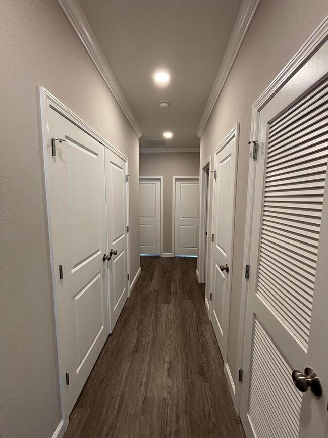 Building Photo - 1824 Stable Ln