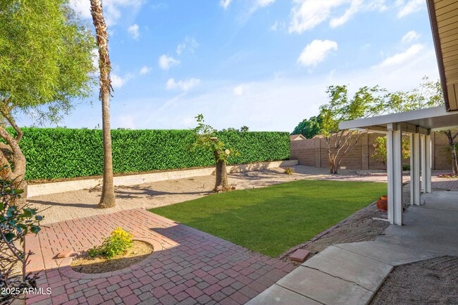 Building Photo - 2735 N Diego Cir