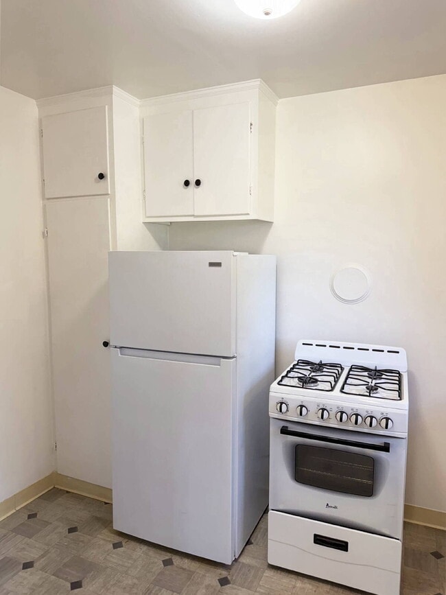 Building Photo - 1 Bed, 1 Bath in Glen Ellen
