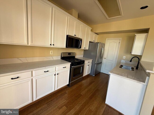Building Photo - 23624 Overlook Park Dr