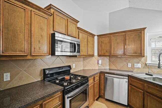 Building Photo - 24307 Silver Maple Dr