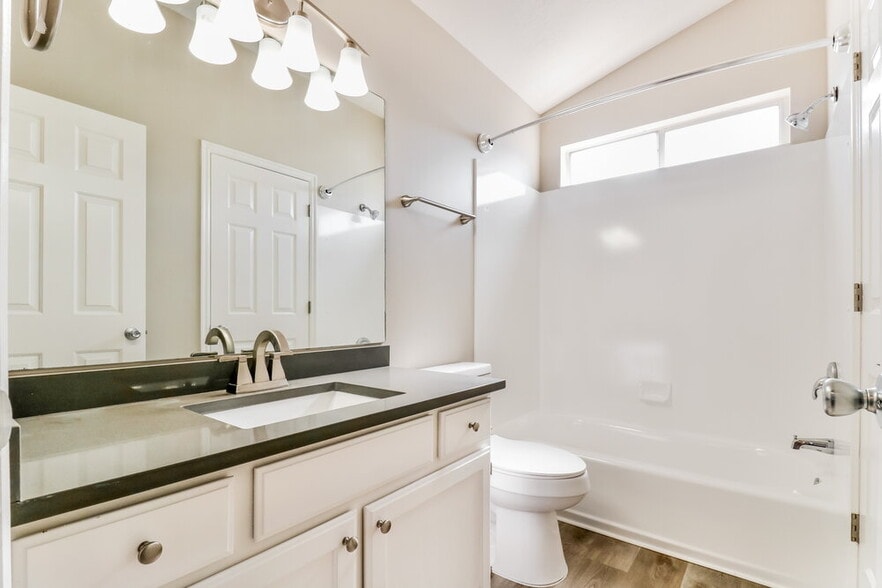 Building Photo - 5831 S Clear Vista Dr