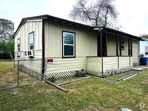 Building Photo - 1705 Whiting Dr