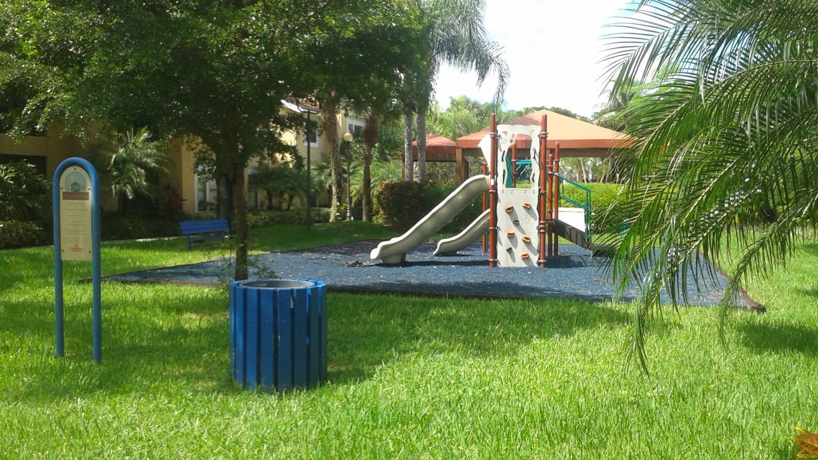 Building Photo - 10501 SW 155th Ct