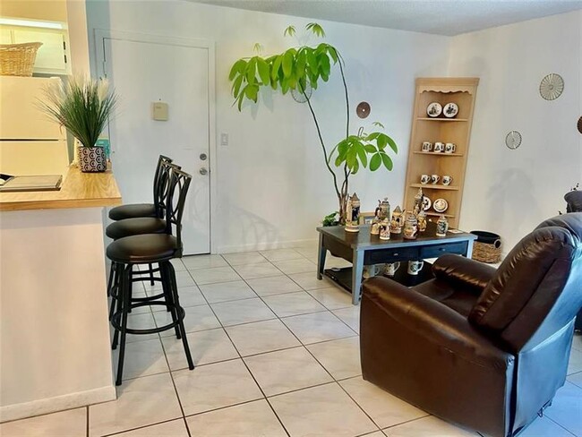Building Photo - 9360 S Belfort Cir