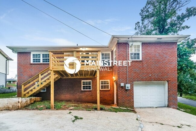 Building Photo - 5 Bedroom Pet-Friendly Home in Tarrant, AL with Main Street Renewal