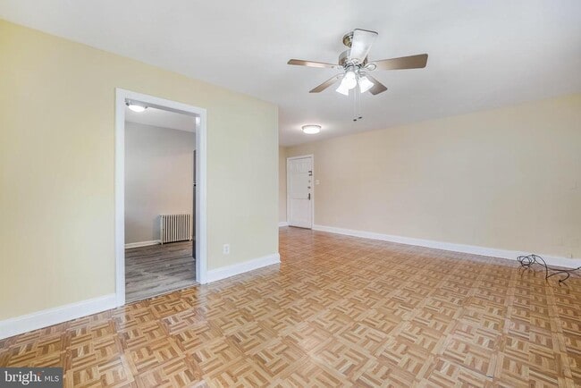 Building Photo - 2726 Washington Blvd