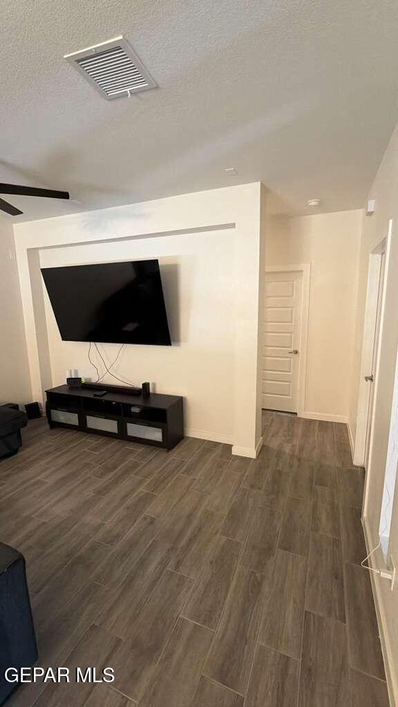 Building Photo - 476 Deserts Dr