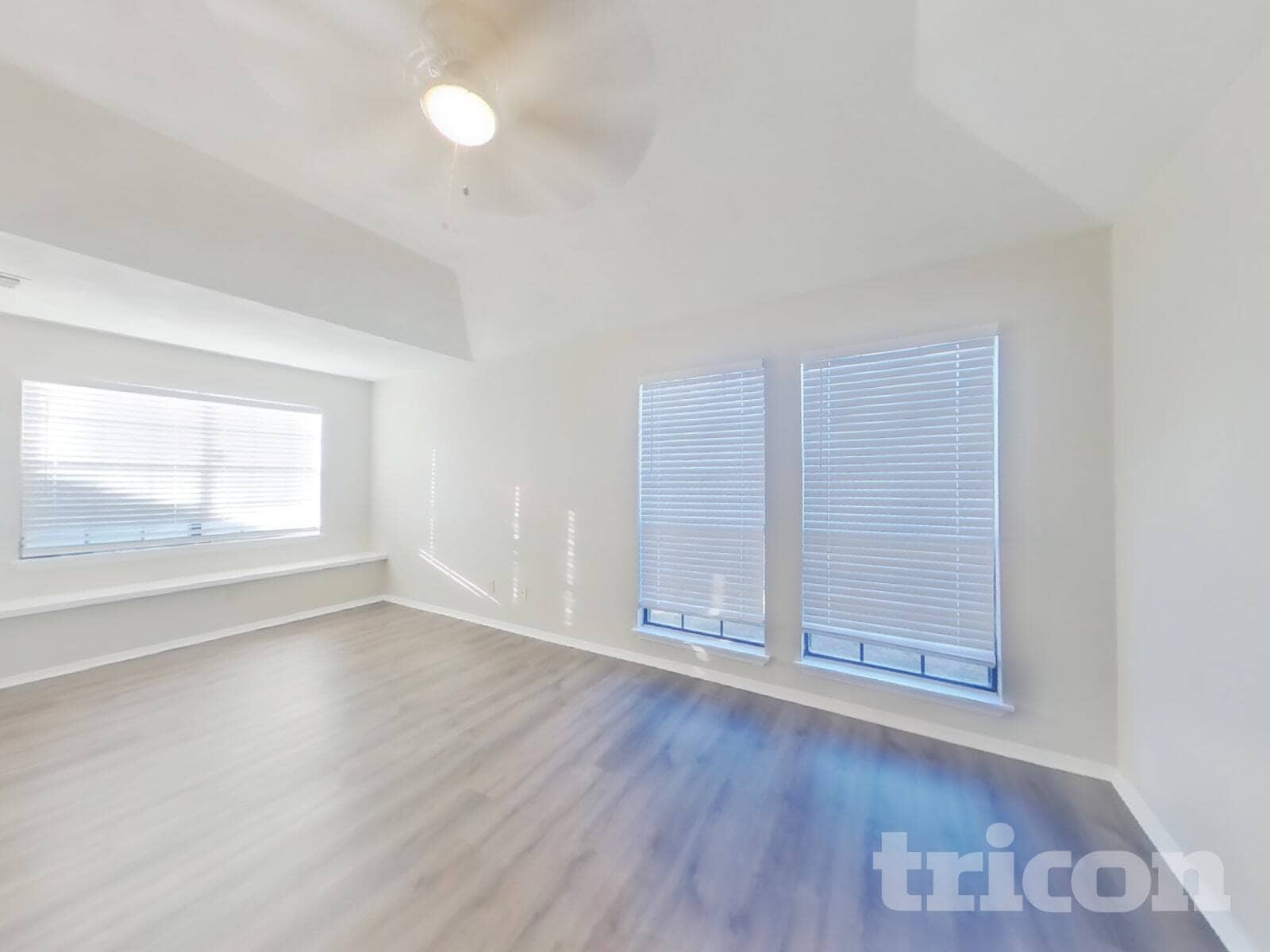 Building Photo - 992 Mauve Dr