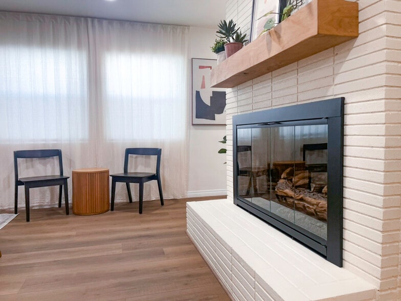 Building Photo - 4746 W 159th St