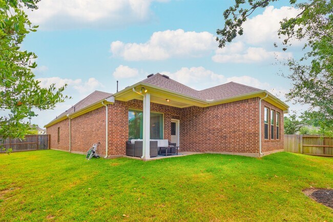 Building Photo - 323 Fanpalm Ct