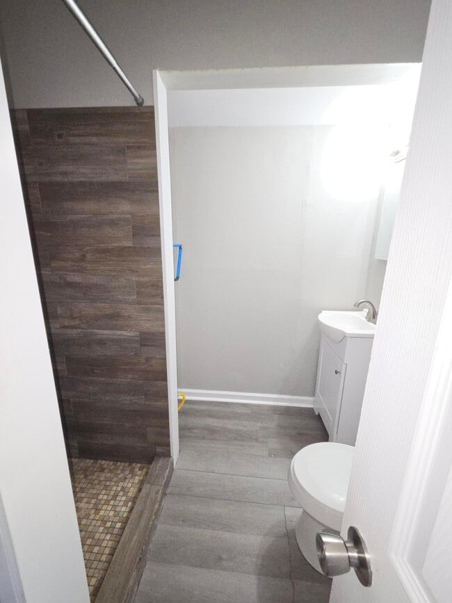 Building Photo - 2144 Tamarack Dr