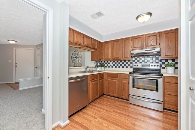 Building Photo - Condo Close to Downtown Frederick