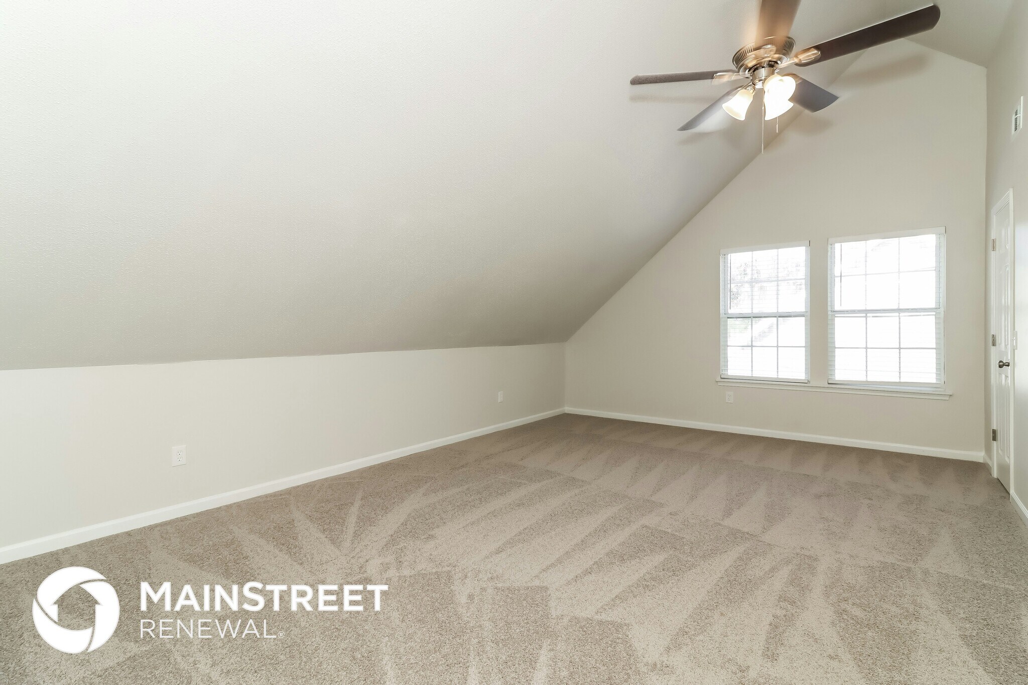 Building Photo - 7073 Stonecreek Dr