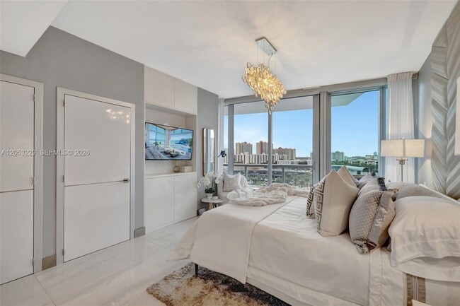 Building Photo - 17121 Collins Ave