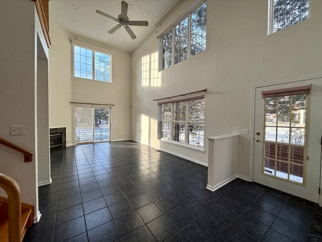 Building Photo - 362 Town Pl Cir