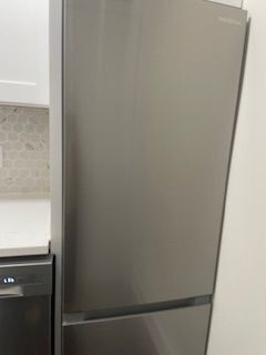 Building Photo - 1354 W Greenleaf Ave