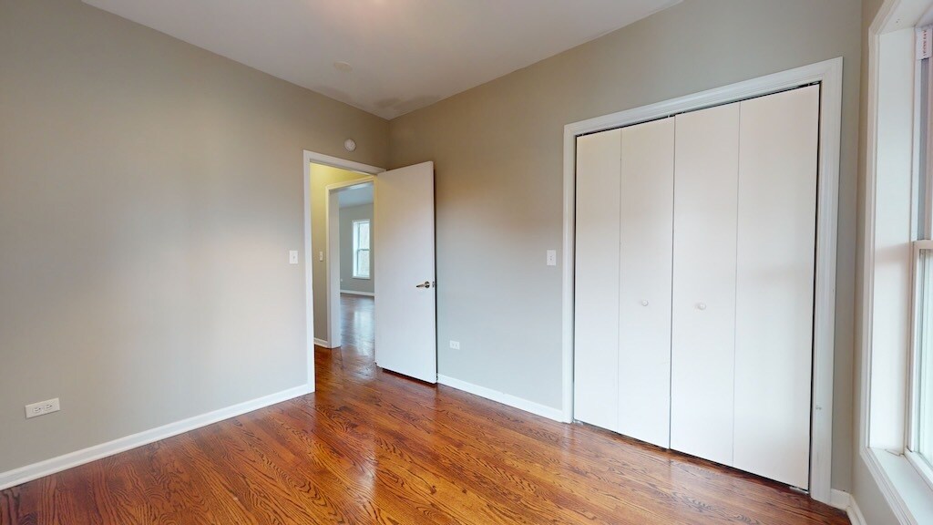 Building Photo - 2103 W Fletcher St