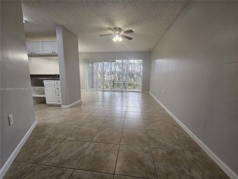 Building Photo - 14107 Glenmoor Dr