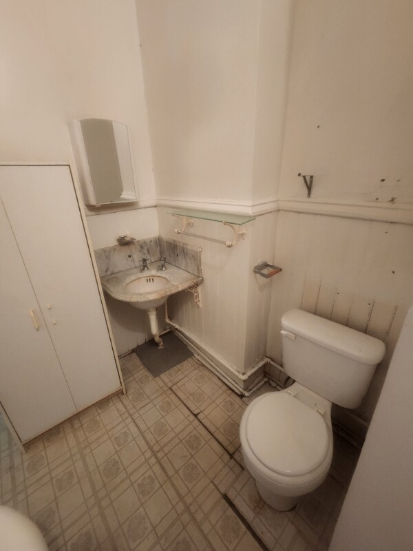 Building Photo - 816 W William St