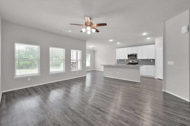 Building Photo - 8011 Dauntless Dr