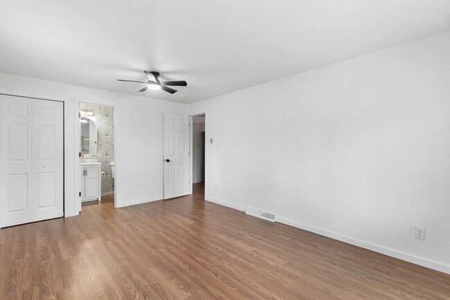 Building Photo - 6220 W Ohio Ave