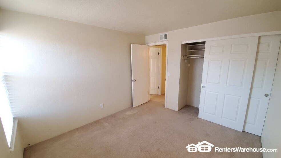 Building Photo - 14120 E Temple Dr