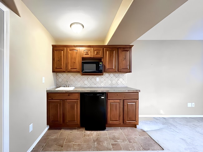 Building Photo - 236 Oxbow Dr