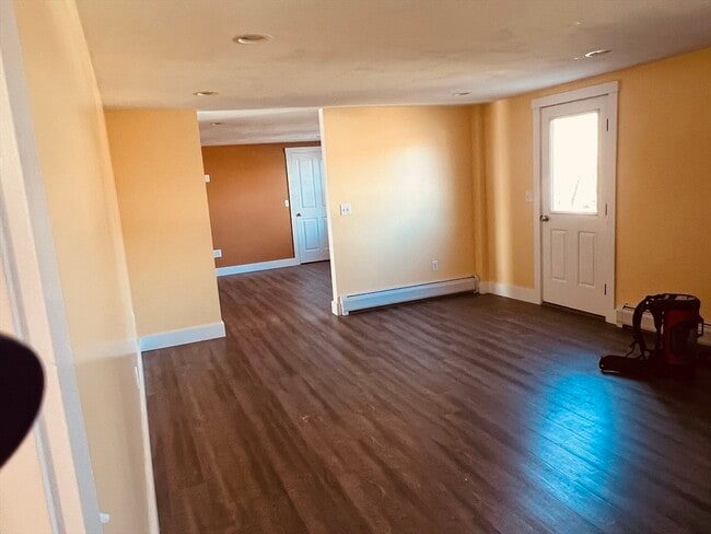 Building Photo - 51 Moore Rd