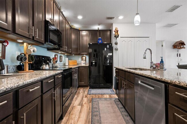 Building Photo - 25901 Aysen Dr