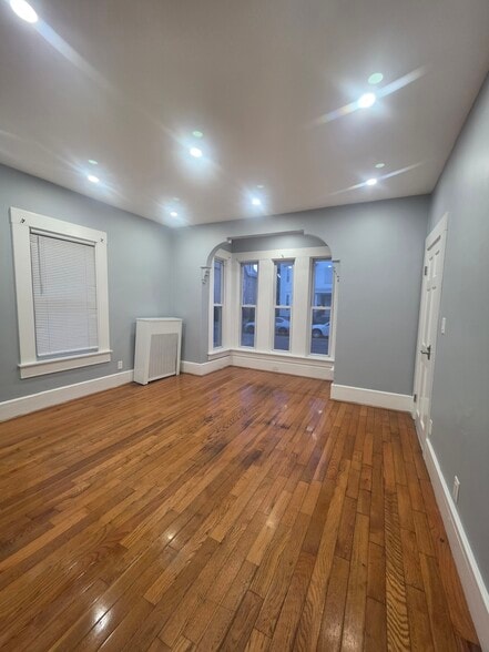 Building Photo - 28 Elm Ave