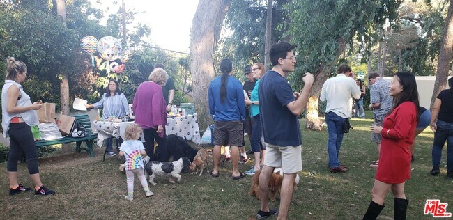 Building Photo - 2160 Century Pk E