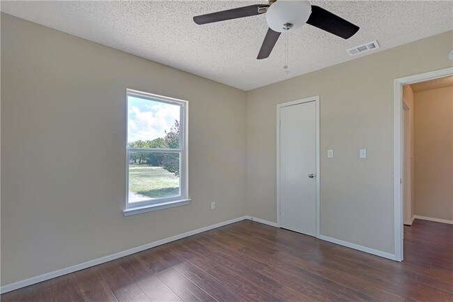 Building Photo - 5753 Blackburn Dr
