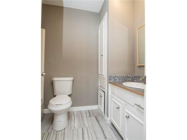 Building Photo - 800 Sahara Ave