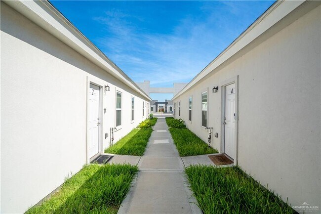 Building Photo - 26 N 40th St