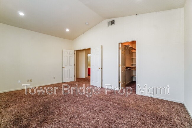 Building Photo - 3918 Ginko Way