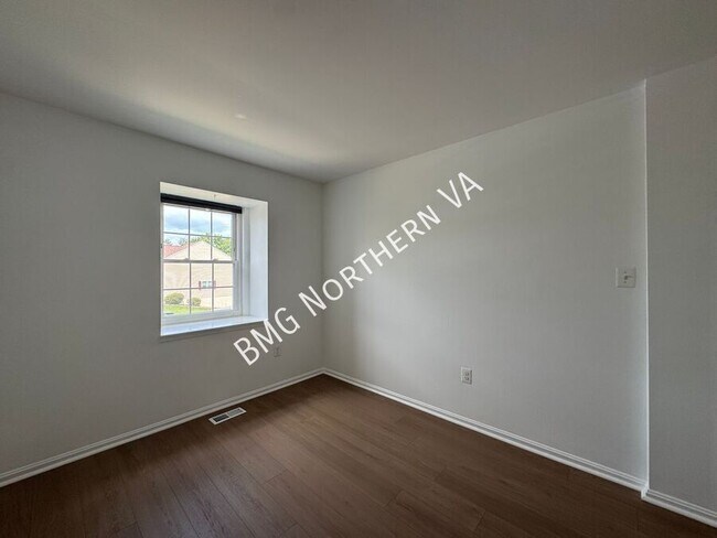 Building Photo - 8763 Bretton Woods Dr