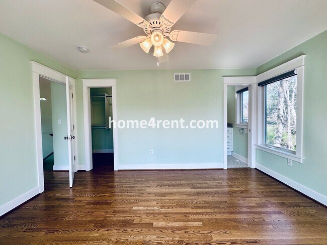 Building Photo - Charming Home Near Country Club Plaza w/ Gorgeous Updates, Wood Floors and a Two Car Garage!