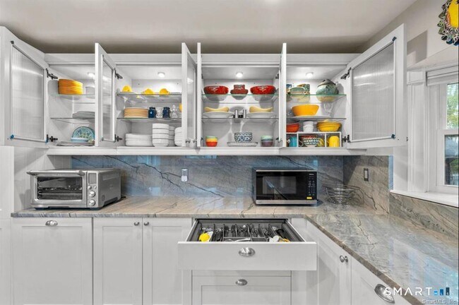 Building Photo - 58 Chapman Ave