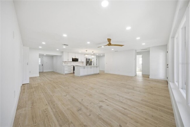 Building Photo - 1301 62nd Terrace S