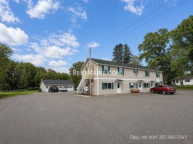 Building Photo - 2120 US-2