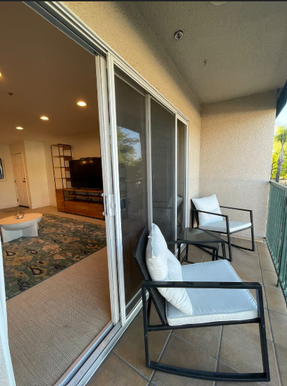 Building Photo - 4501 Cedros Ave